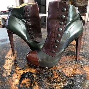 LAMB tri-color booties.  Size 7